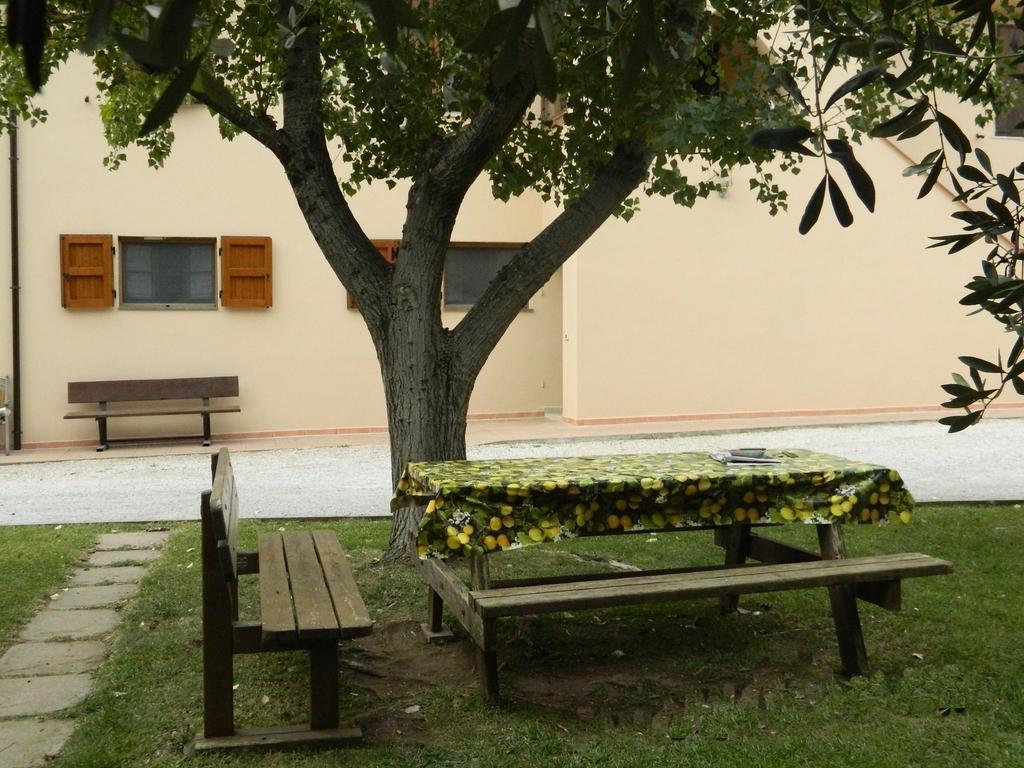 Podere Santo Signoretto San Vincenzo Exterior photo
